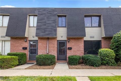 Condo For Sale - 216 Moore Road #3V<br/> Lorain County, Avon Lake, OH 44012