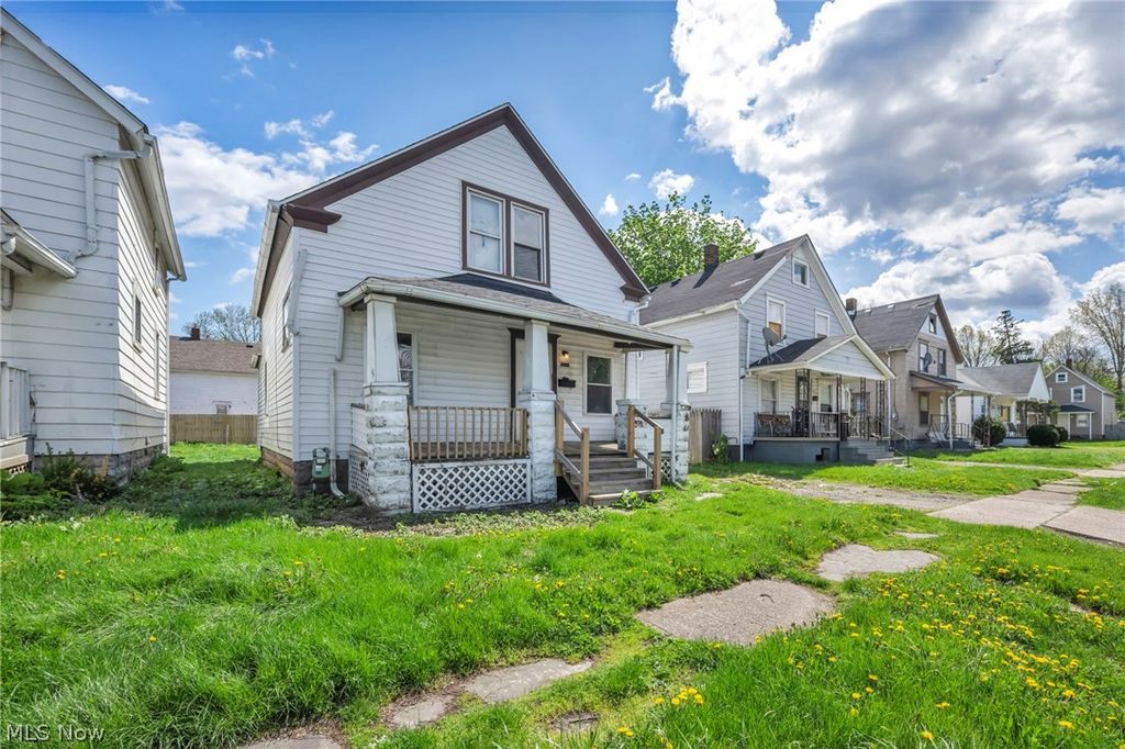 Photo of 2917 Apple Avenue, Lorain, OH 44055 (MLS # 5202794)