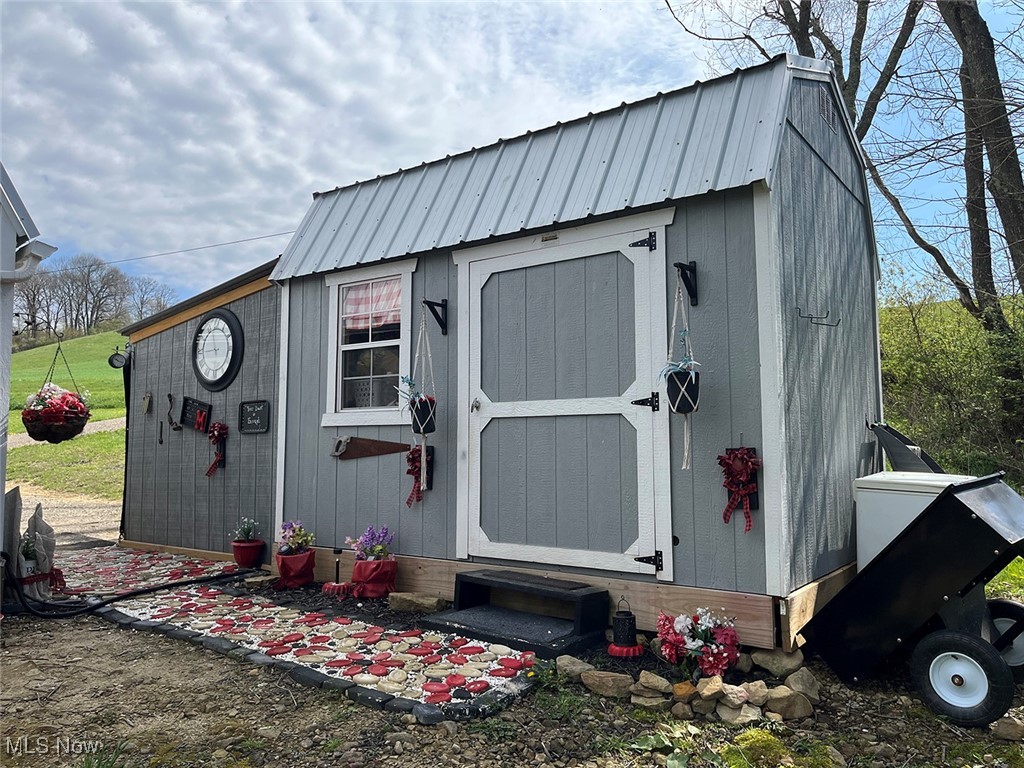 459 Buck Road, Carrollton, Ohio image 14