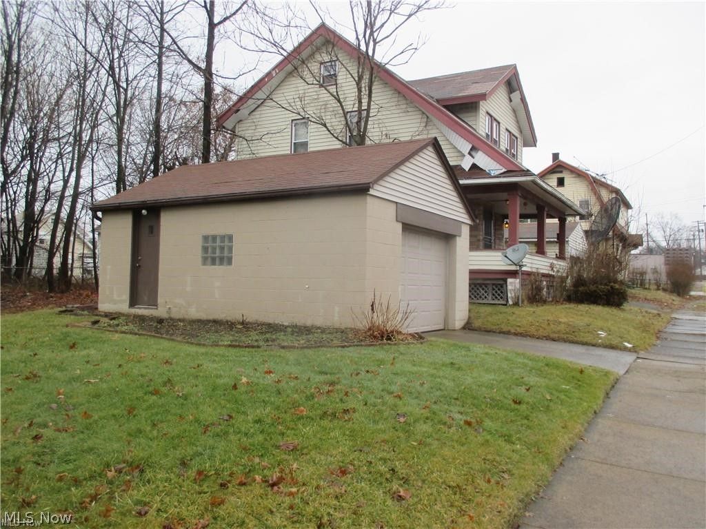 Photo of 702 Delaware Avenue, Youngstown, OH 44510 (MLS # 5197487)
