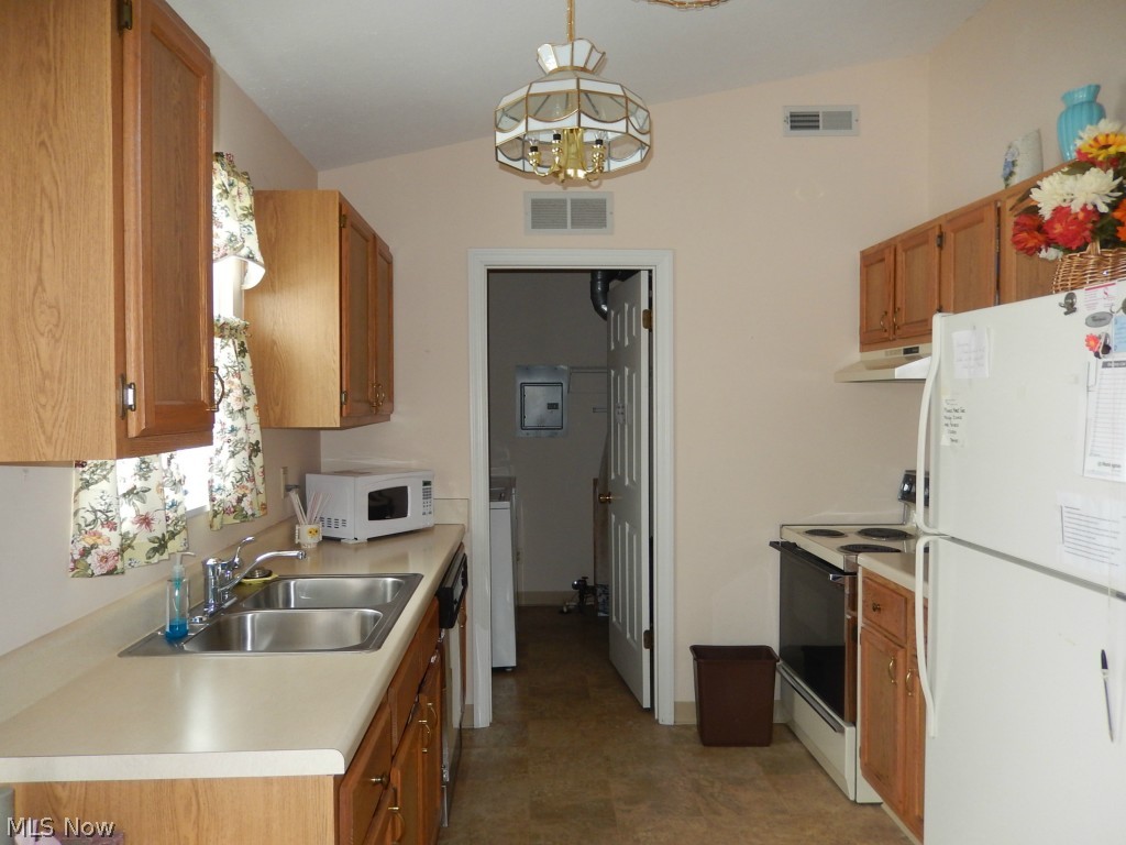 Farmington Meadows Condo 04 - Residential