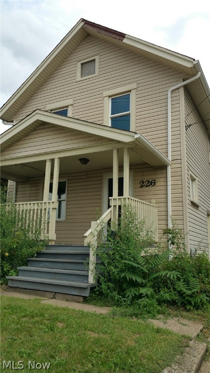 Cuyahoga Falls colonial home. Located on Munroe Falls Ave close to downtown Cuyahoga Falls. Enjoy quick access to shopping, dining, downtown, route 8, parks and chapel hill mall. Great little starter home. Call today for your private showing
