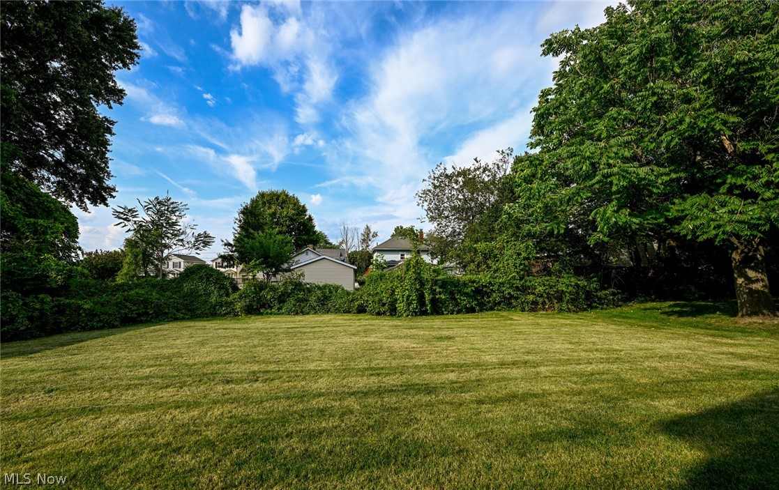 William T & Bessie V Sawyers - Residential