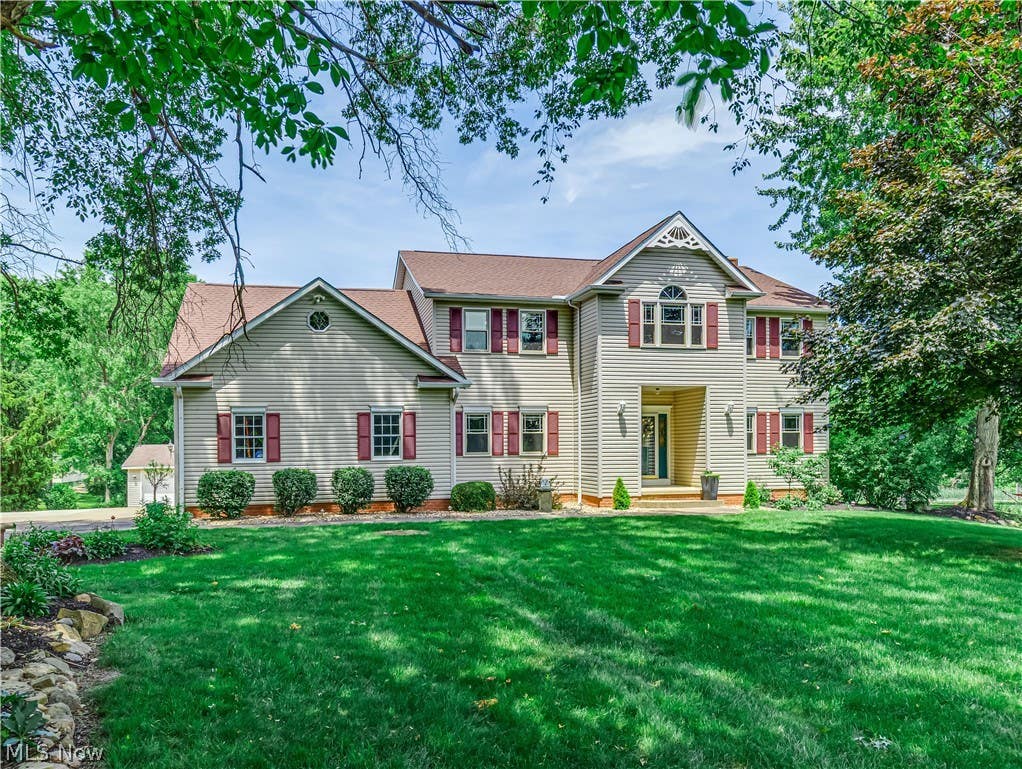 Photo of 623 W Steels Corners Road, Cuyahoga Falls, OH 44223 (MLS # 5218161)