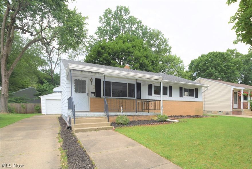 Welcome to 946 Kickapoo Avenue in Akron! Numerous updates have been made to this 3-bedroom, 1.5-bathroom home. The
spacious, eat-in kitchen has new beautiful vinyl flooring, new stainless steel appliances, gorgeous wood counter tops, a shiplap
wall, and white cabinets. The living room has new carpet and fresh, neutral paint. All three bedrooms are a desirable size with
new carpet and paint throughout. Bathroom has a new toilet and sink. Large basement is partially finished and offers lots of
space for recreation or for extra storage. Lovely covered front porch offers a perfect spot to sit and relax outside. New AC unit
installed in 2019. Don’t miss out on this home!
