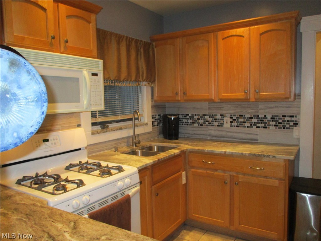 Elywood 04 - Residential