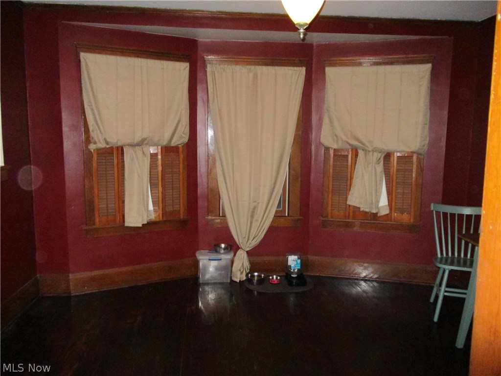 Elywood 04 - Residential