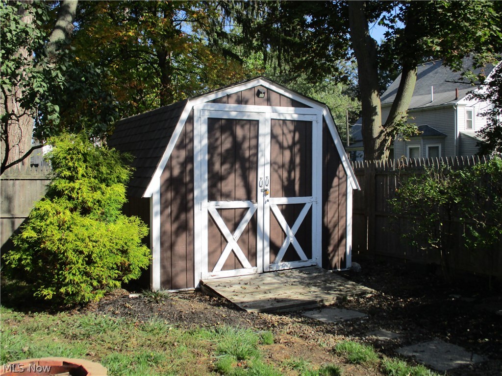 Elywood 04 - Residential