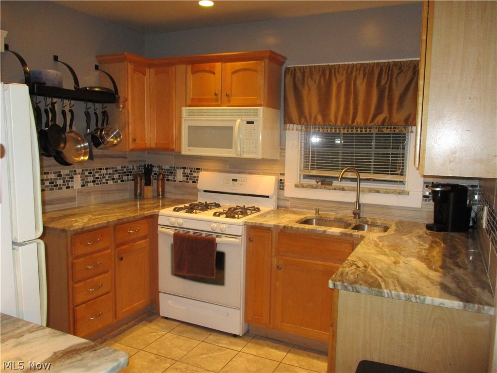 Elywood 04 - Residential