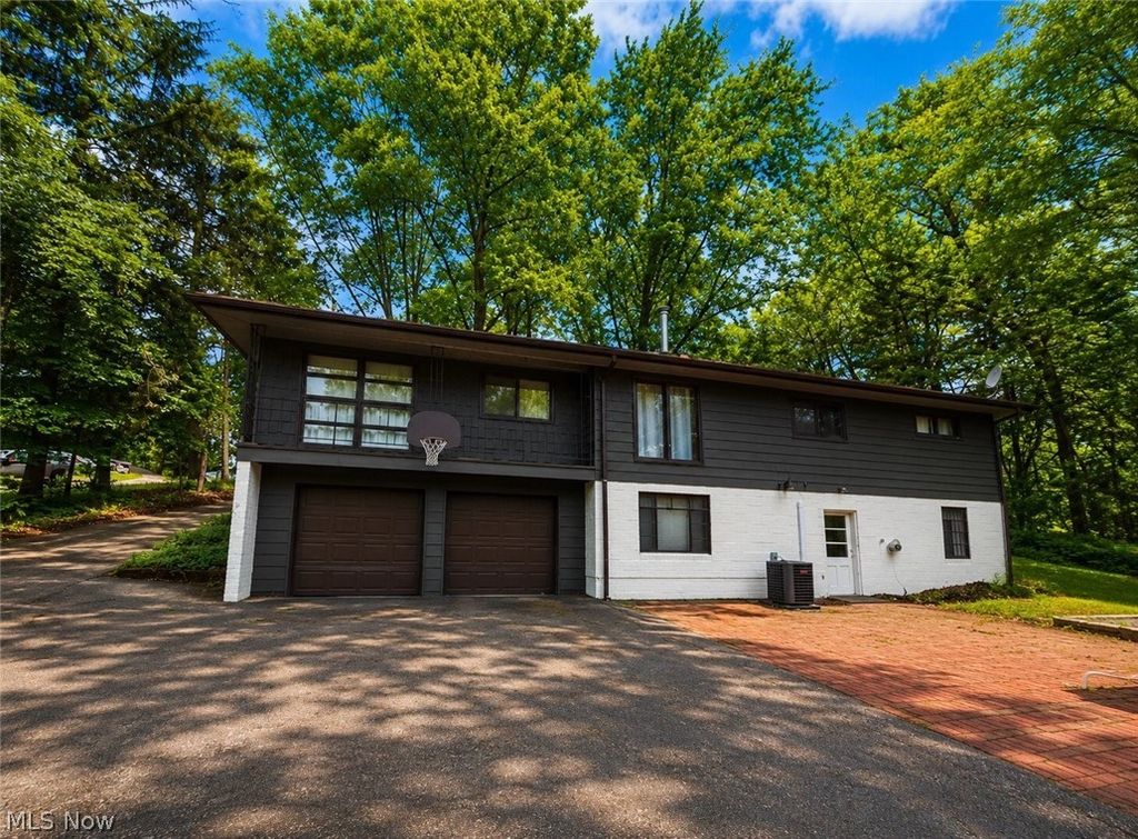 Photo of 4328 Sunnybrook Road, Kent, OH 44240 (MLS # 5219090)