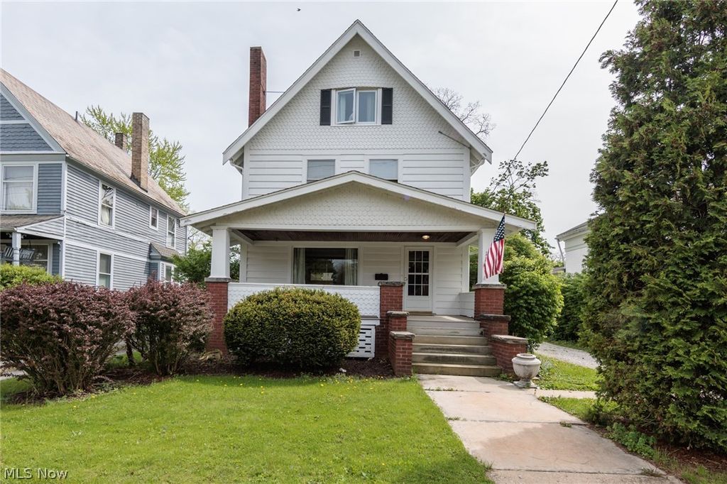 Photo of 142 E Bridge Street, Berea, OH 44017 (MLS # 5205144)
