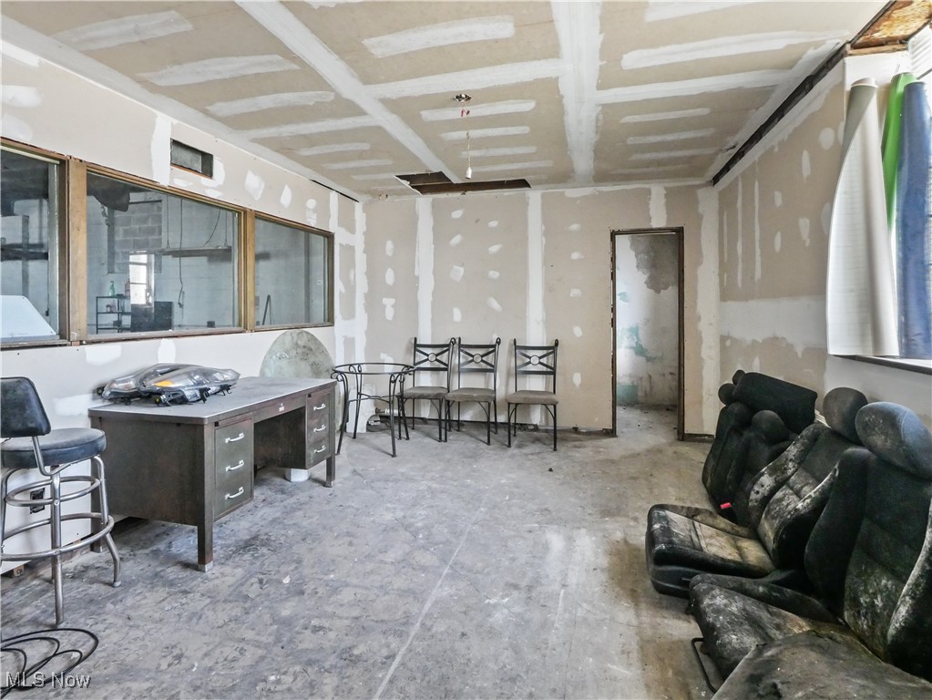 Youngstown City - Commercial Sale