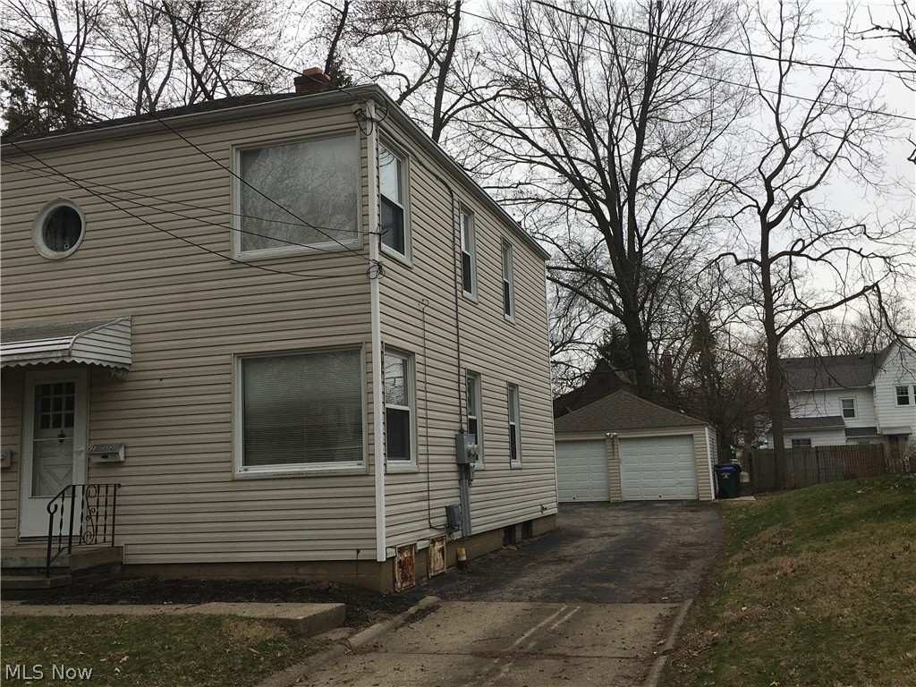 Charming two bedroom one bath ground level unit with one car garage and laundry hookup. Updated Kitchen and Bathroom with hardwood floors.
All applications online, $35 application fee per adult occupant. Income must be 2.5 times greater than the rent. Minimum security deposit of one months rent. Credit, Criminal and Civil background checks will be conducted. Strictly no pets or section 8