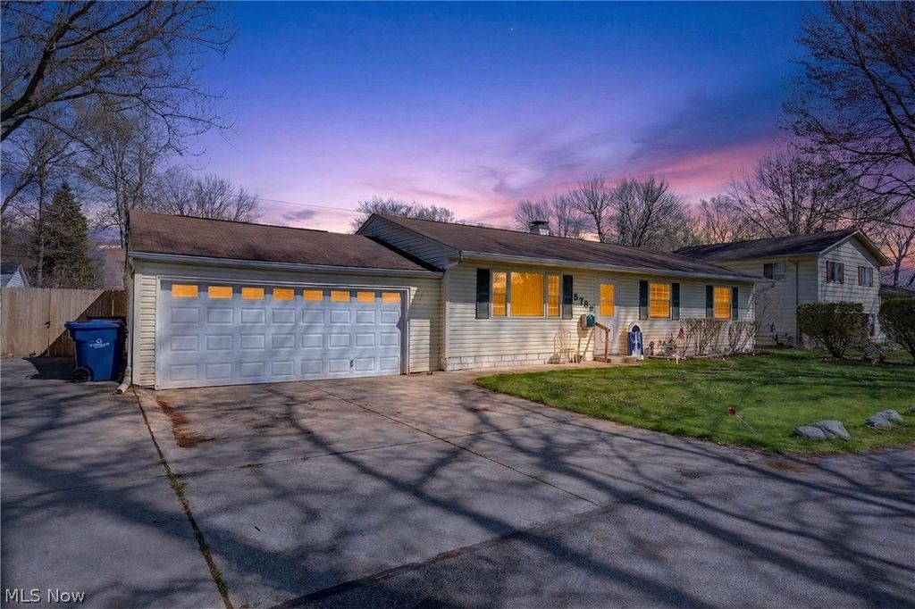 Photo of 5709 Davis Drive, Mentor, OH 44060 (MLS # 5201245)