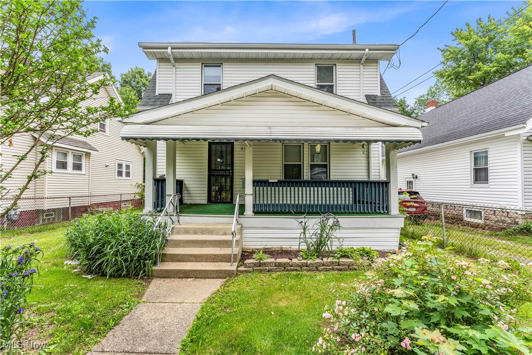 617 Whitney Ave, Akron - Spacious 4 bed 1 bath single family home! //
$ 1350 rent / $ 1350 deposit //
$55 application fee per adult //
1-2 pets OK in this unit. After application pre-approval, a PetScreening is required for any animals to proceed with one of our properties; a PetScreening affidavit is still required if you have no pets. (Some breed restrictions apply per HUD guidelines). //
NO SMOKING //
1 time $169 non-refundable set up fee paid at lease signing //
$30/month required resident benefit package; can include personal property/liability insurance for an additional $5/month for $35/month total. //
After application Pre-Approval 1 applicant per household application is required to fill out a PetScreening application, before being about to proceed with placing a Reservation Fee for one of our properties. Â You will receive a pre-approval for your application and in order to proceed, the PetScreening is required. Even if you have NO pets - this application must be filled out. One time, non-refundable pet fee of $250-600 per animal applies to all pets & must be paid before or when you pay your first month rent. (No fee for qualified assistance animals). //
Our application is processed through secure site: Findigs, and they require ID and income verification. Without this, your application will not be processed. They offer 24/7 chat support on their application directly if you have any questions. //
BEDROOMS: 4 //
BATHROOMS: 1 //
APPLIANCES PROVIDED: Fridge and stove //
UTILITIES / RESIDENT RESPONSIBILITY: Residents are responsible for all utilities including: water/sewer/trash, gas & electric and are responsible to maintain lawn care maintenance & snow removal. //
Serious inquiries only.