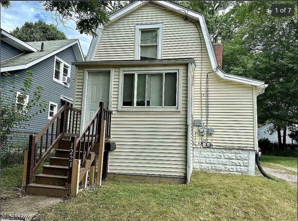 Photo of 1223 Atwood Avenue, Akron, OH 44301 (MLS # 5178286)