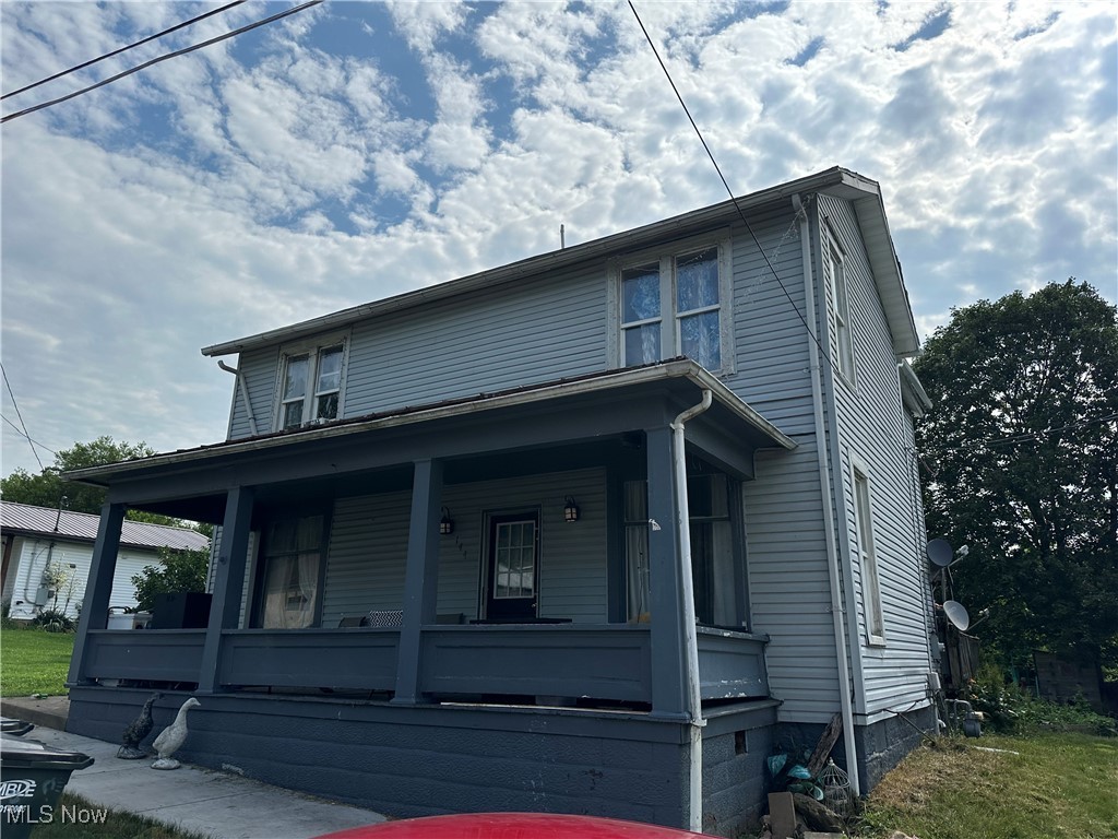 Charming 3-bedroom home in the heart of Senecaville! Featuring 1.5 baths and convenient main-floor laundry, this property offers comfort and practicality. Currently used as a rental, it presents a great investment opportunity or option for owner-occupancy. Nestled on a quiet street, enjoy small-town living with easy access to shopping, dining, and local amenities. Spacious rooms, a functional layout, and a generous backyard complete the package. Don’t miss this one!
( All interior photos taken before tenant occupancy.)