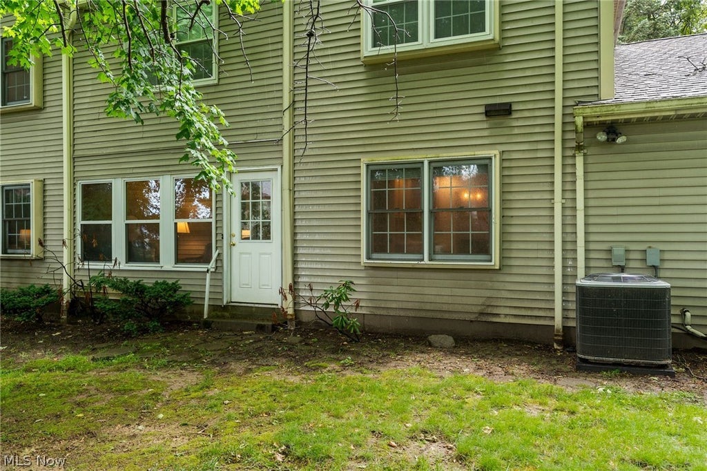 Photo of 1338 Fox Run Drive, Youngstown, OH 44512 (MLS # 5222294)