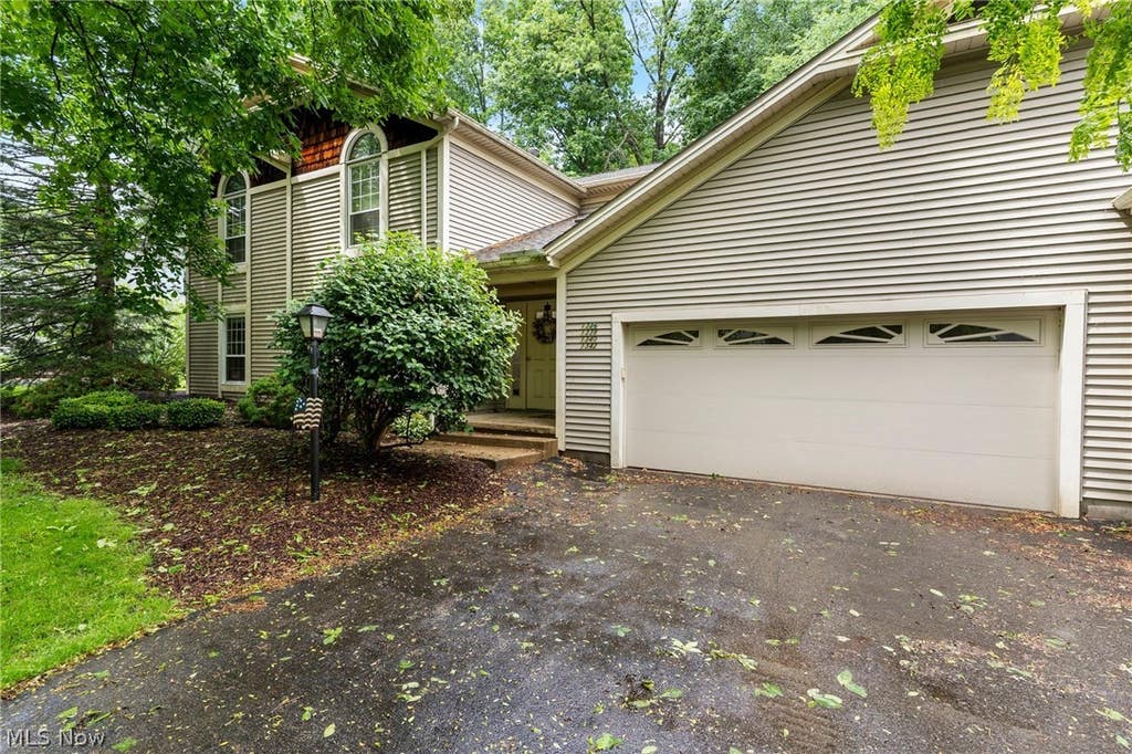 Photo of 1338 Fox Run Drive, Youngstown, OH 44512 (MLS # 5222294)