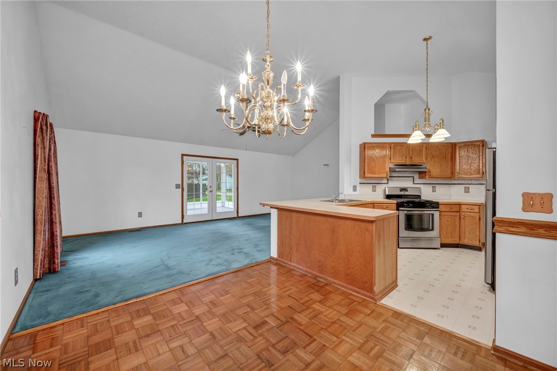 New England Estate #4 - Residential