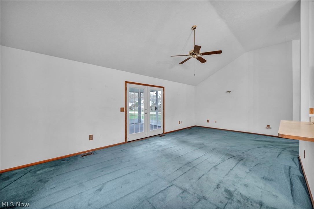 New England Estate #4 - Residential