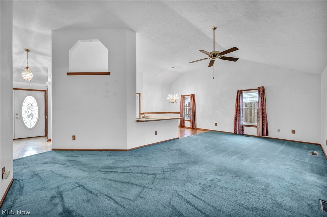 New England Estate #4 - Residential