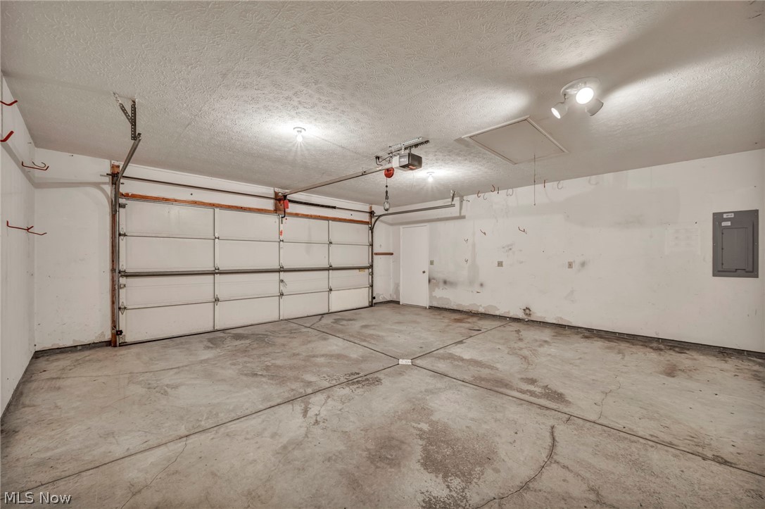 New England Estate #4 - Residential