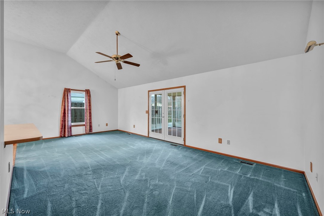 New England Estate #4 - Residential