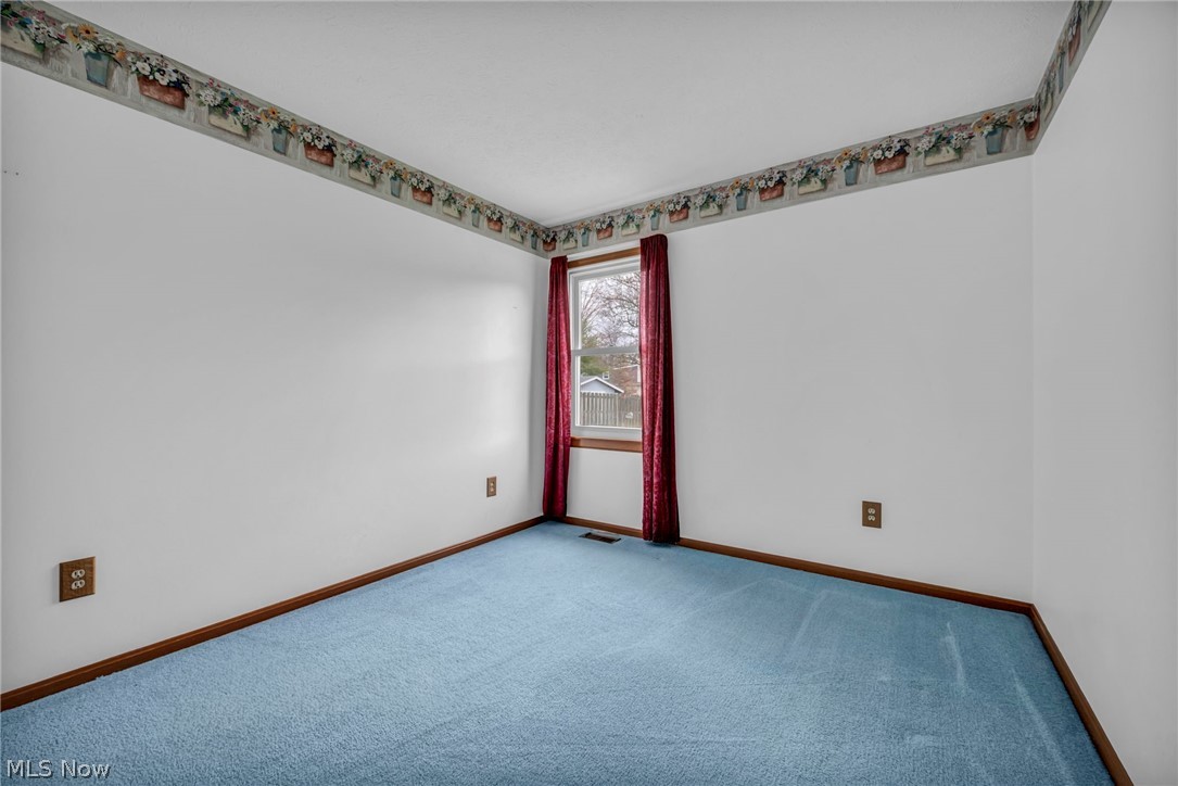 New England Estate #4 - Residential