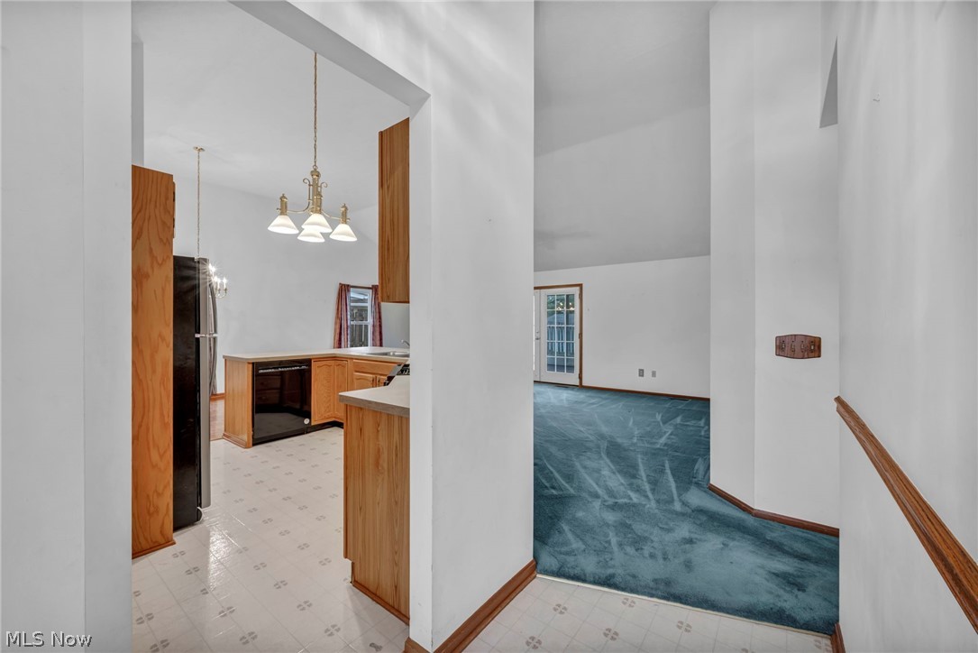 New England Estate #4 - Residential