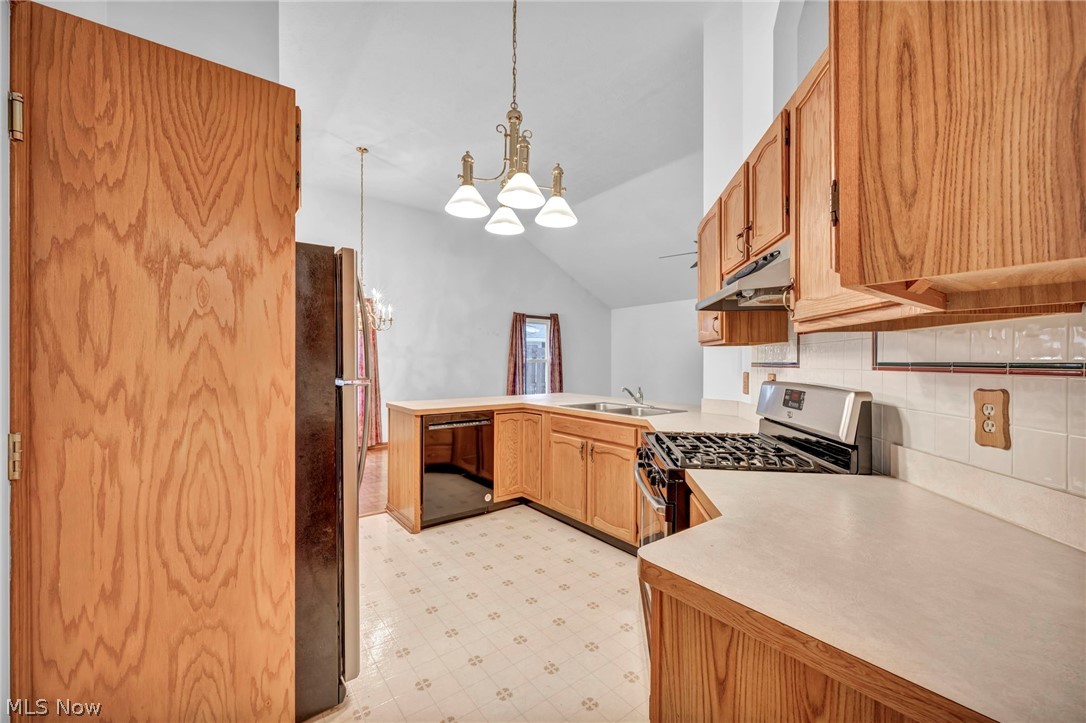 New England Estate #4 - Residential