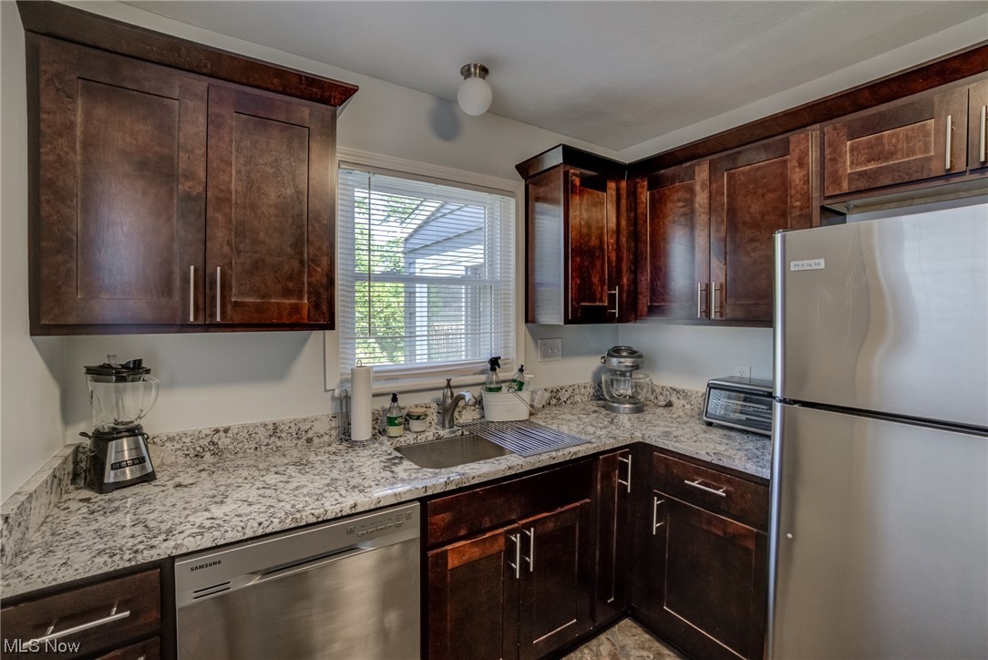 Mayfield Hlnds 02 - Residential