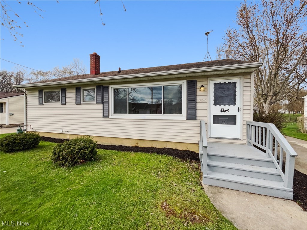 676 Lucille Drive, Elyria, Ohio image 1