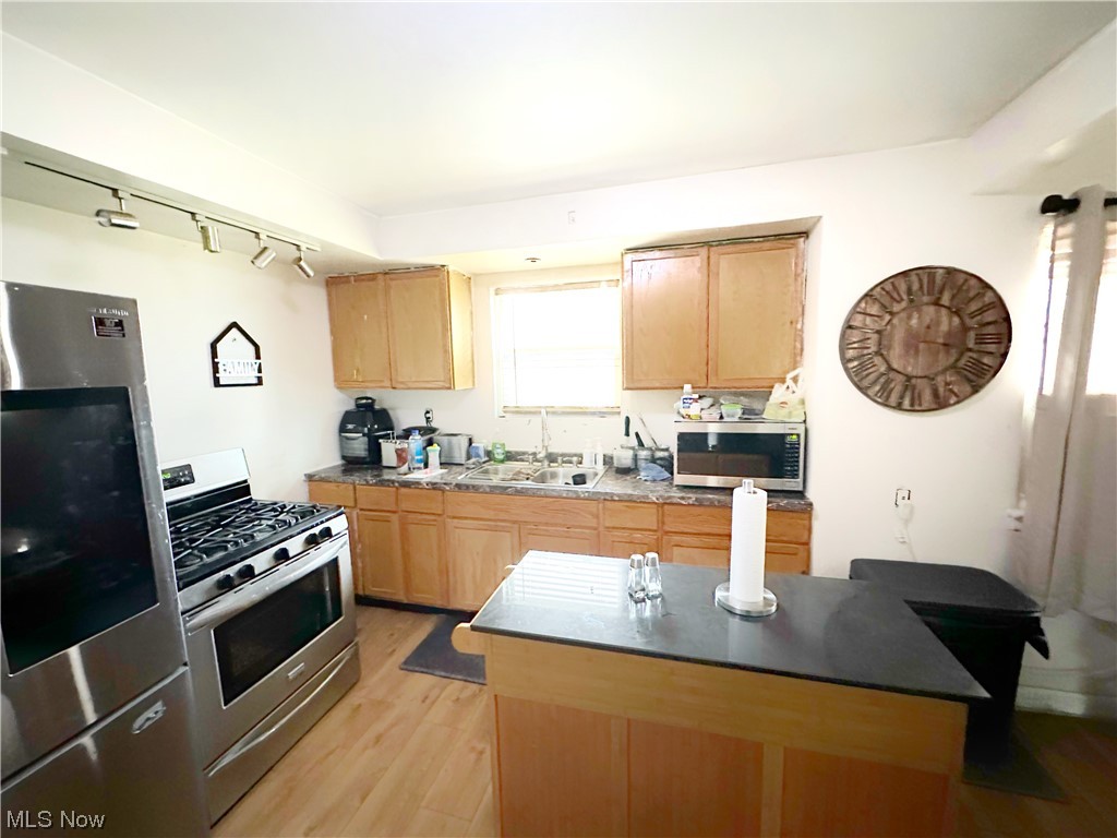 Cleve Tr - Residential