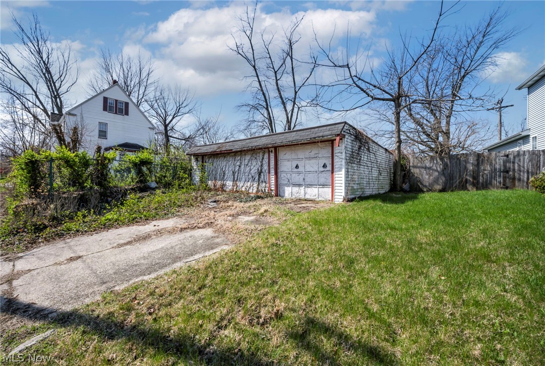 14819 Westropp Avenue