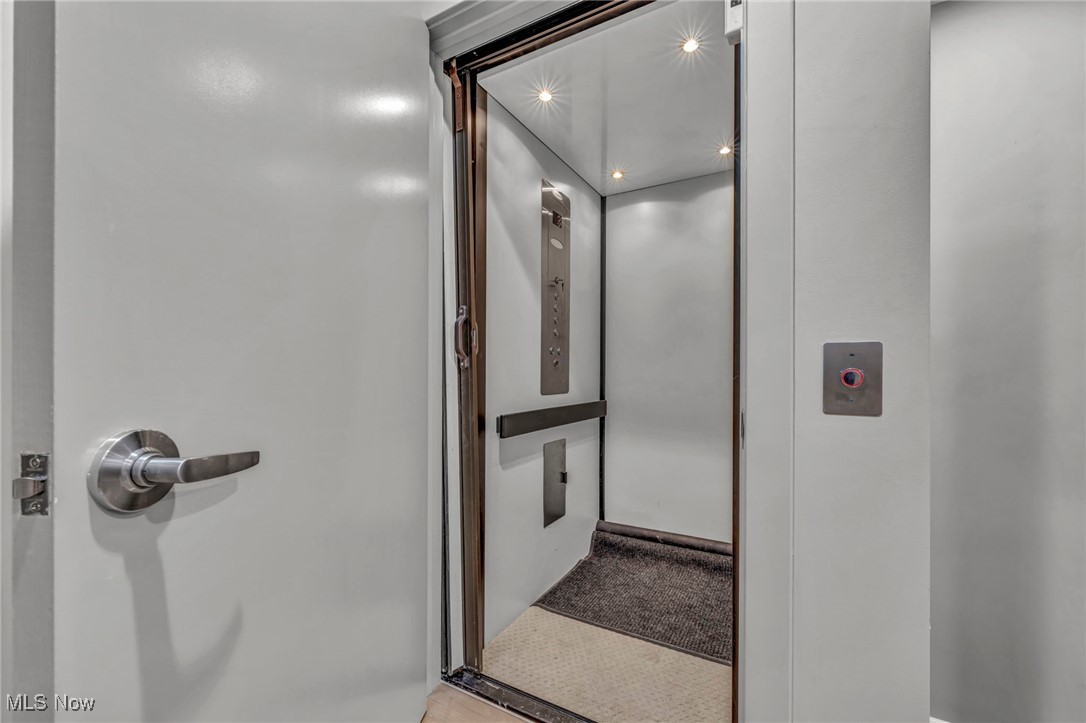 12666 Mayfield Road, Cleveland, Ohio image 34