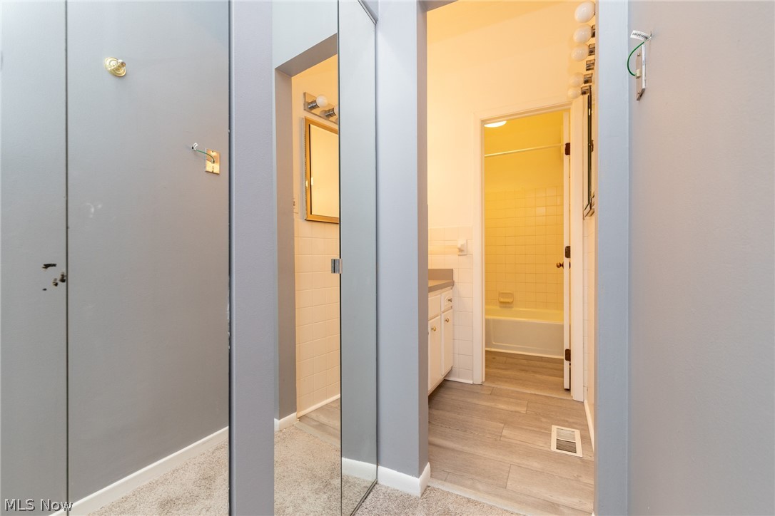 Acacia/Green Condo - Residential