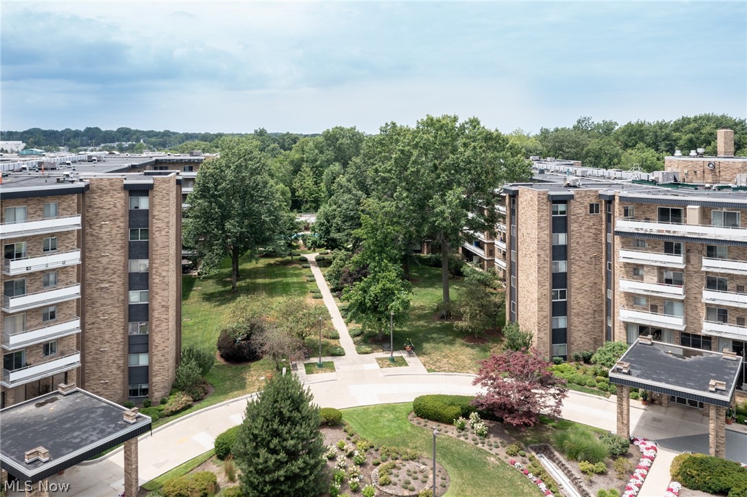 Acacia/Green Condo - Residential