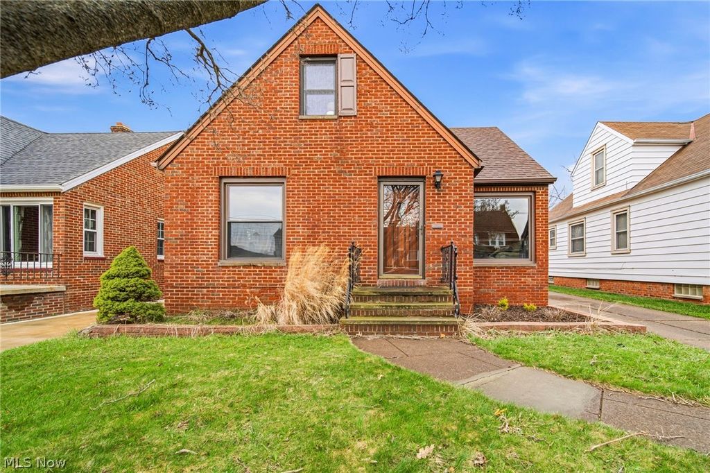 Photo of 6406 Pelham Drive, Parma, OH 44129 (MLS # 5194945)