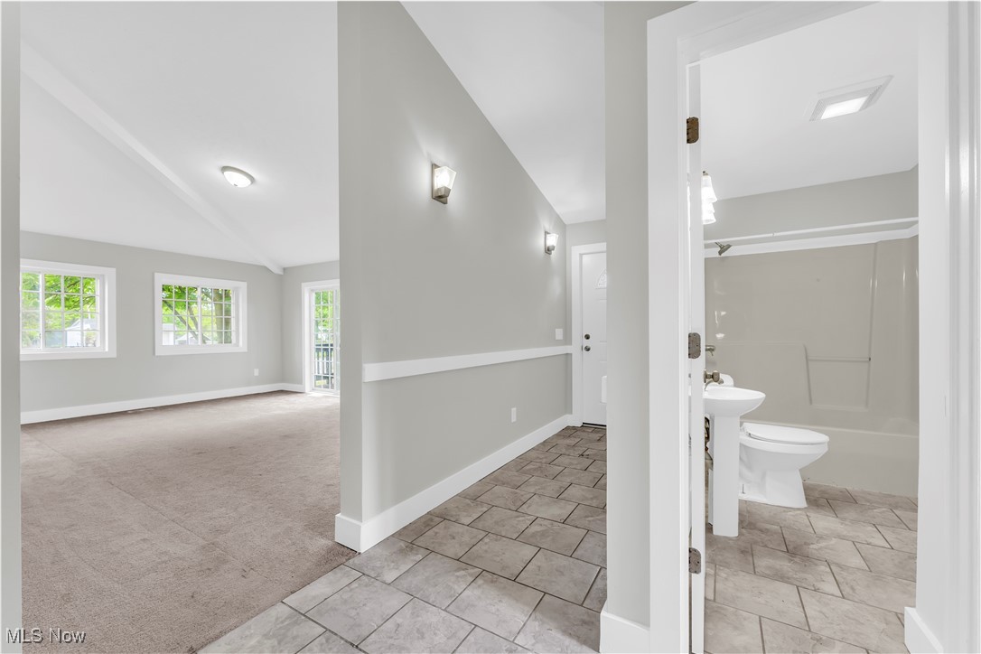 563 E 260th Street, Euclid, Ohio image 8