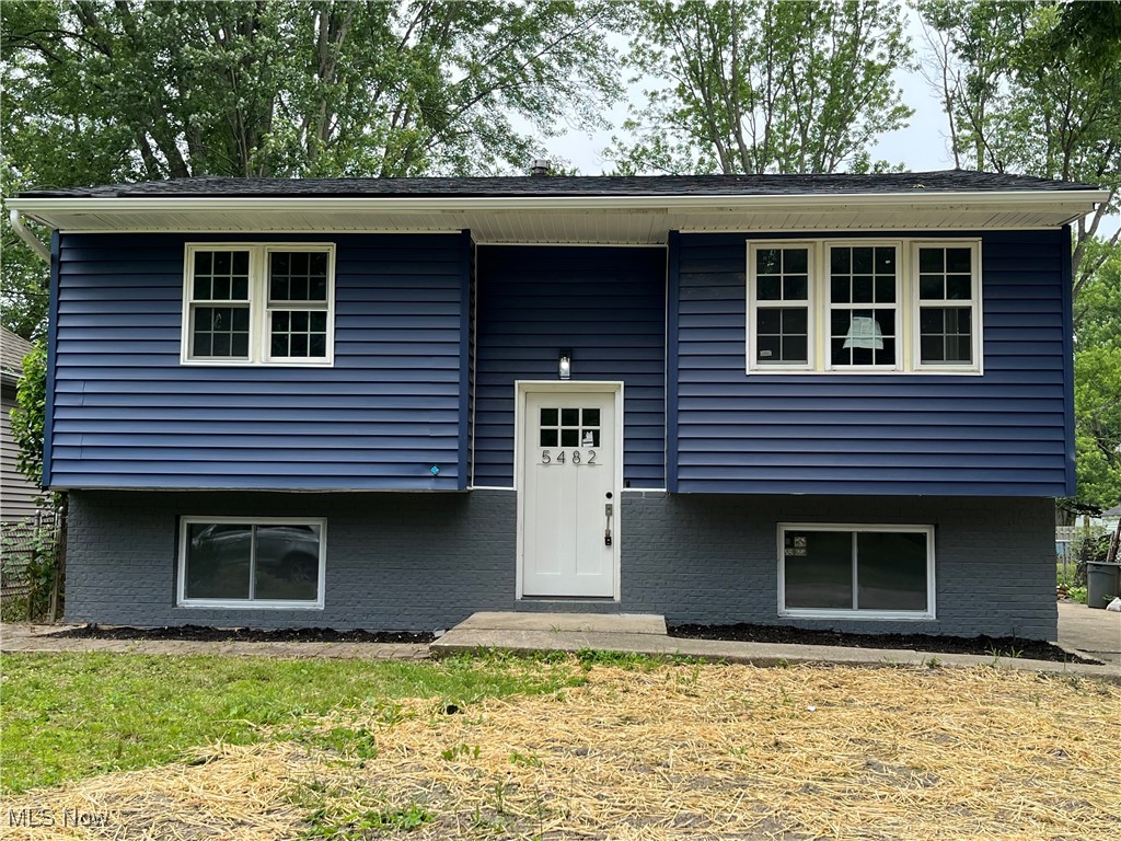 Here's your opportunity to move in to a beautiful Bi-Level that has been completely updated and remodeled. The kitchen has new, stainless steel appliances and granite countertops. It leads directly to the eating area and living room. You will find a modern, sleek full bathroom and two bedrooms on the main floor. A third bedroom is in the lower level along with a large, Bonus Room. Make that a Rec Room, Family Room or additional living space. There is also a newly remodeled half bath and separate utility room in the lower level. You are sure to enjoy entertaining or just relaxing on the large back deck. A 1.5 car detached garage is being built and the backyard grading is in the process of being done. For added peace of mind, the seller is offering the America's Preferred Home Warranty. Come check out this house that has been re-done from top to bottom -- Roof, Siding, Furnace, Electric Panel, Doors, Floors, Interior Paint and some windows. Wouldn't it be nice to say that you live on -- Pleasant.