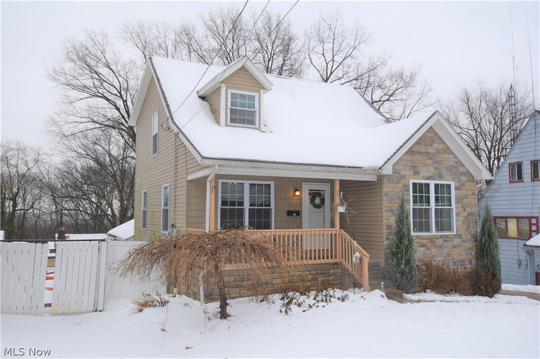 Beautiful Colonial home in Akron! Three bed, 2.5 bath. Two-car attached garage. Kitchen has lots of cabinet space and a breakfast bar. Off the kitchen, there's a convenient first-floor laundry area. Gorgeous wood floor and tiled fireplace in living room. Bonus room right inside the front door. Master suite has a full bathroom and walk-in closet. Other two bedrooms have a Jack-and-Jill bathroom and both have walk-in closets. Finished basement -- perfect for entertaining. The backyard is fenced in and has a stone patio. Don't miss out on this gorgeous home!