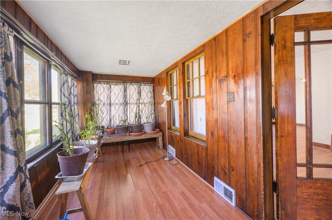 1107 Oakland Avenue, Akron, Ohio image 10