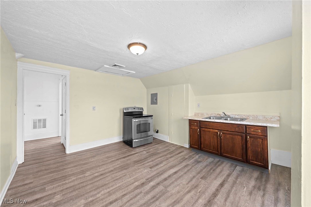 Applewood - Residential Income