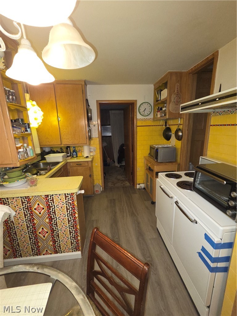 16305 Eldamere Avenue