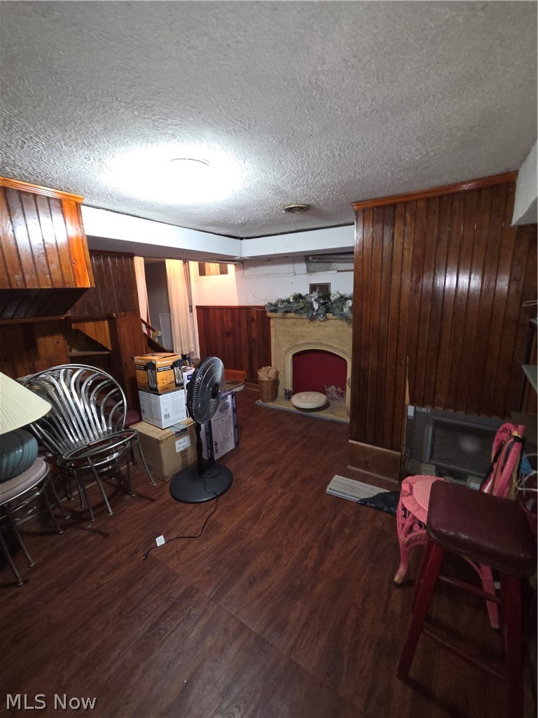 S H Klienman Realty Cos Shake - Residential