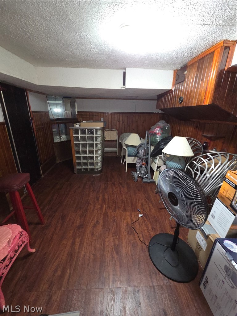 S H Klienman Realty Cos Shake - Residential