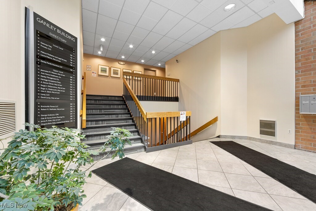 8748 Brecksville Road 140