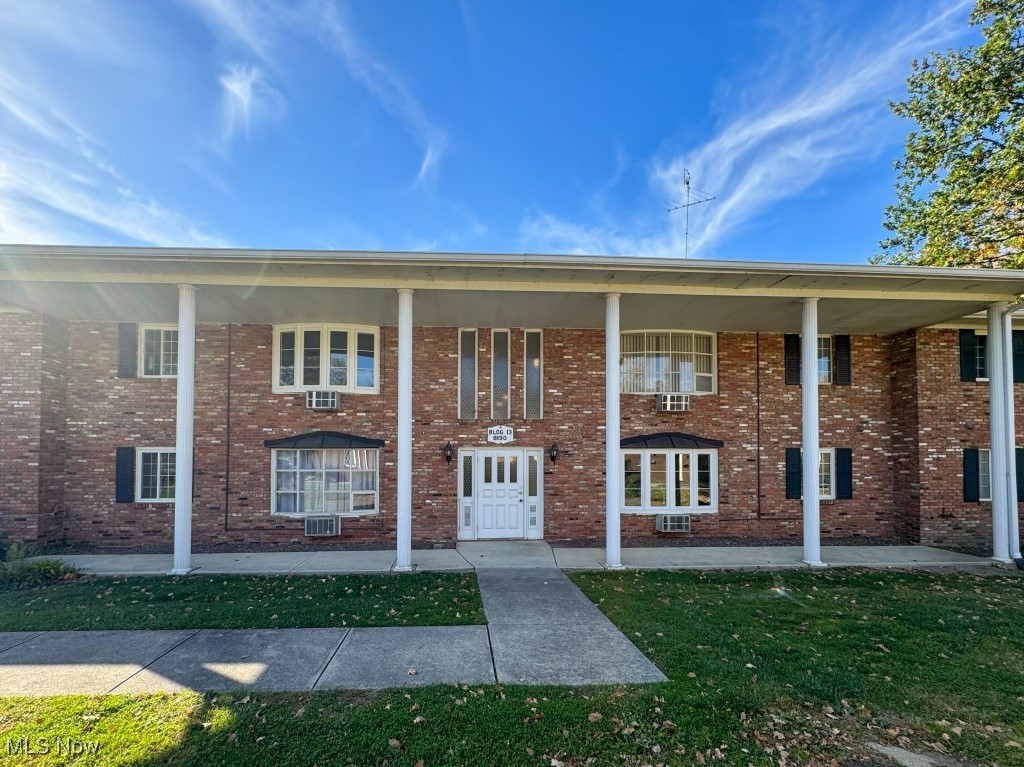 8190 Deepwood Boulevard #7, Mentor, Ohio image 1