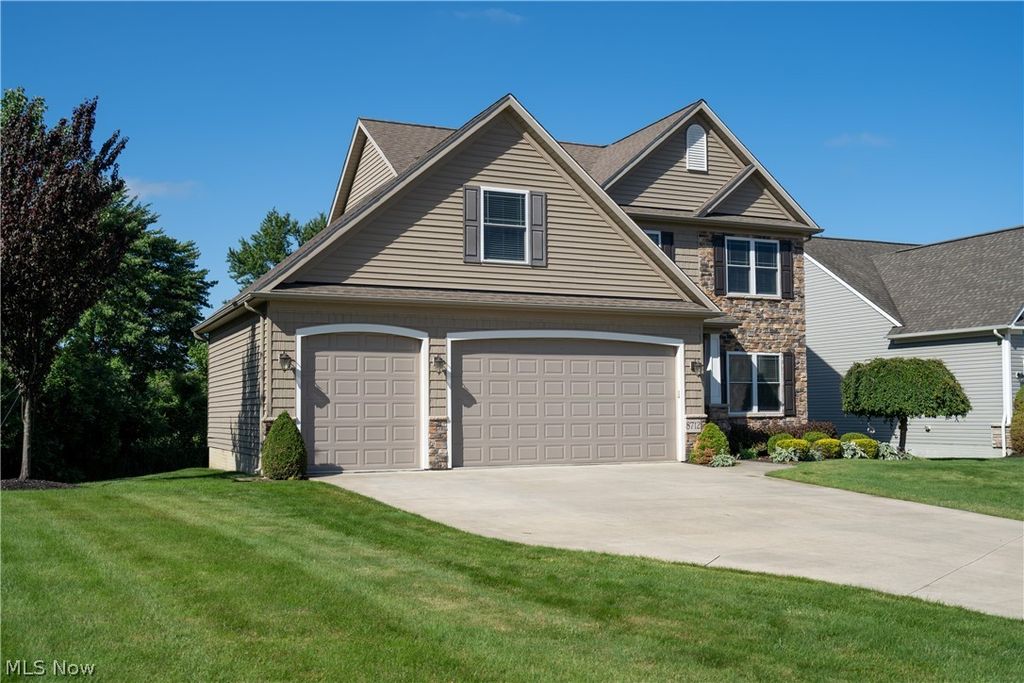 Photo of 8712 Blue Heron Way, Mentor, OH 44060 (MLS # 5224287)